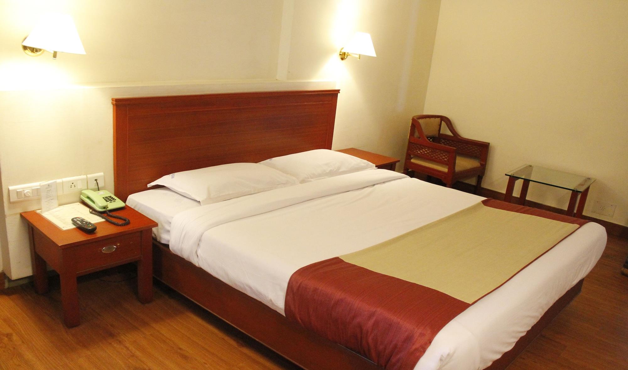 Hotel Aiswarya Kochi Exterior foto