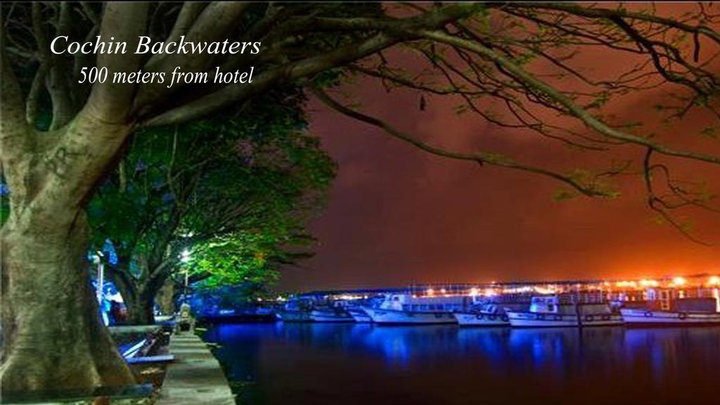 Hotel Aiswarya Kochi Exterior foto